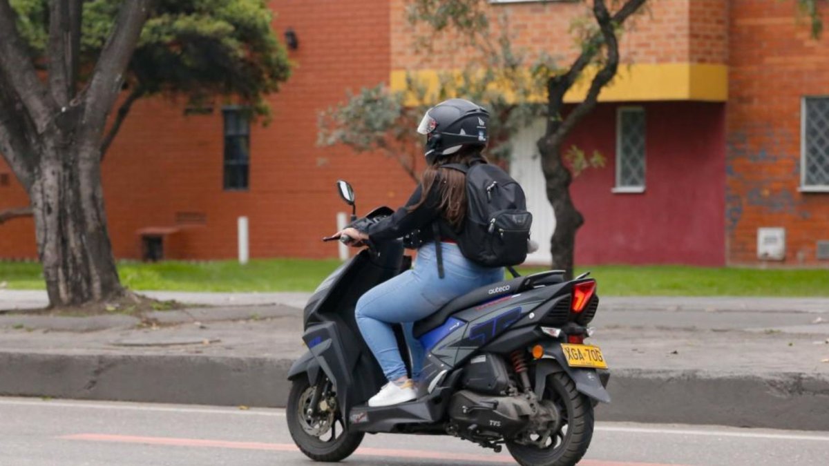 Mujer motociclistas