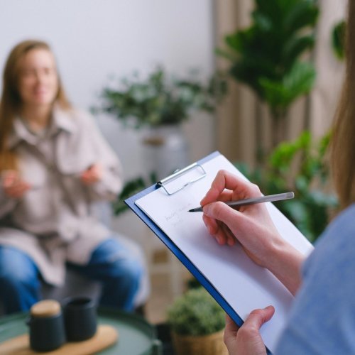 Un Café con Fe aborda los retos de la salud mental en Colombia