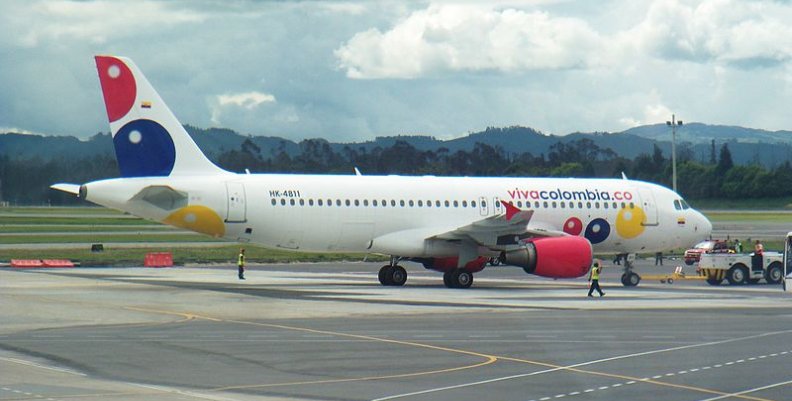 800px-VivaColombia_Aerpuerto_Eldorado 800px-VivaColombia_Aerpuerto_Eldorado