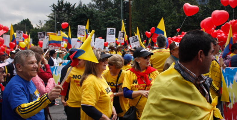 alt_marcha_centro_democratico-549x345 alt_marcha_centro_democratico-549x345