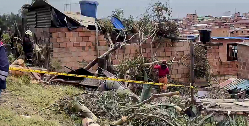 caída arbol Soacha caída arbol Soacha