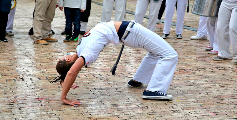 CAPOEIRA CAPOEIRA