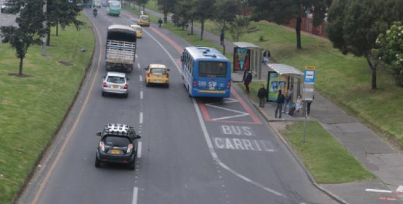 carril_preferencial_av_primero_de_mayo