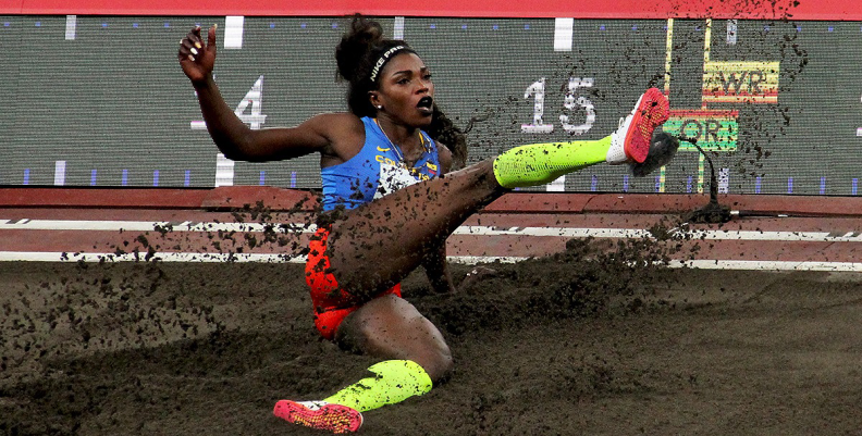 CATERINE IBARGUEN CATERINE IBARGUEN