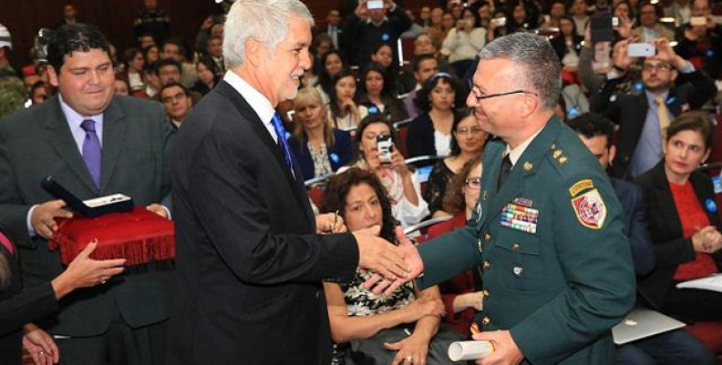 condecoracion_ejercito condecoracion_ejercito