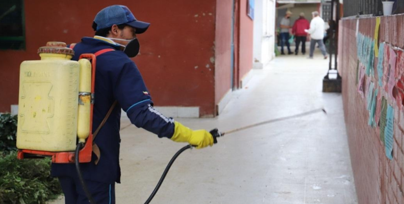 IPES realiza jornadas de desinfección y limpieza en Plazas de Mercado IPES realiza jornadas de desinfección y limpieza en Plazas de Mercado
