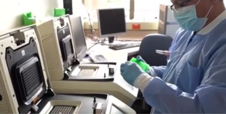Equipos nuevos para analizar muestras del COVID-19.