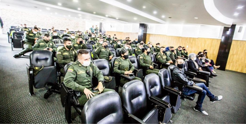 Formación de policías. Formación de policías.
