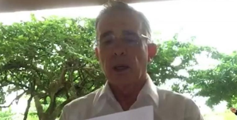 Álvaro Uribe Vélez Álvaro Uribe Vélez