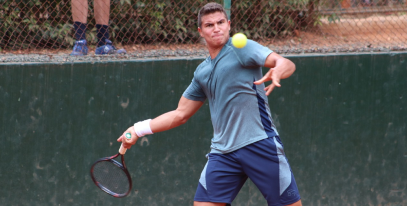 Alejandro Hoyos, tenista Alejandro Hoyos, tenista