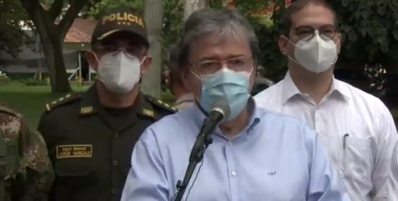 Robledo denuncia a Duque y Mindefensa por ilegalidad de las tropas de E.E.U.U Robledo denuncia a Duque y Mindefensa por ilegalidad de las tropas de E.E.U.U