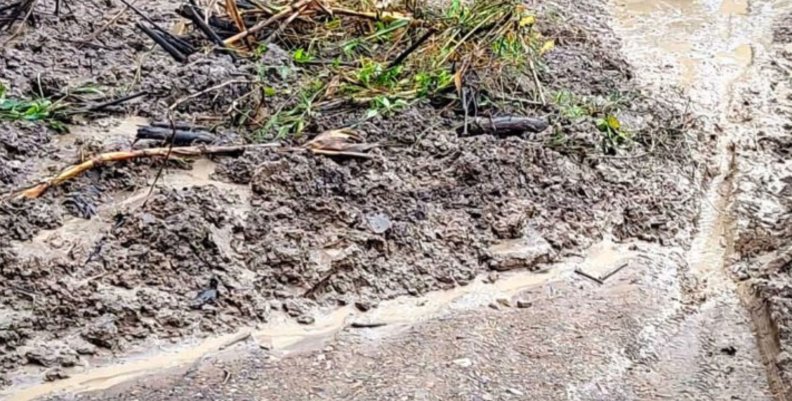 Lluvias en Cundinamarca Montaña con deslizamiento