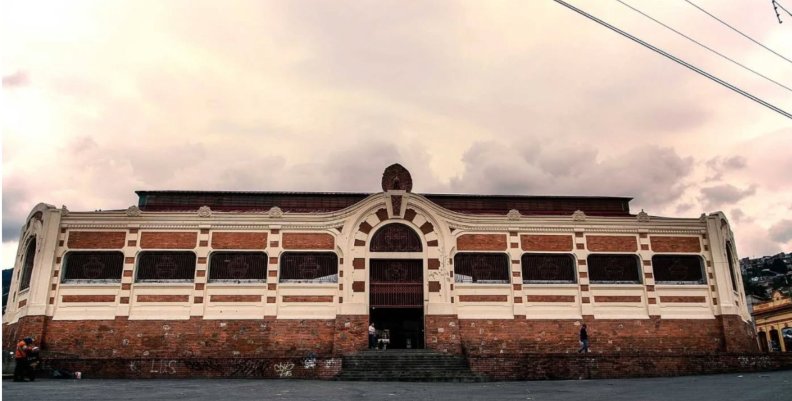 Un siglo de historias en la Plaza de las Cruces | Bogotá en Storytimes