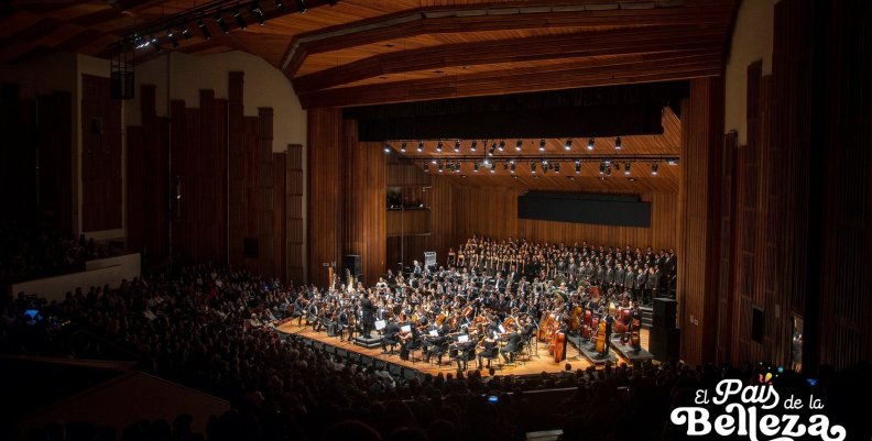 Auditorio León de Greiff con la Orquesta Filarmónica de Bogotá. Auditorio León de Greiff con la Orquesta Filarmónica de Bogotá.