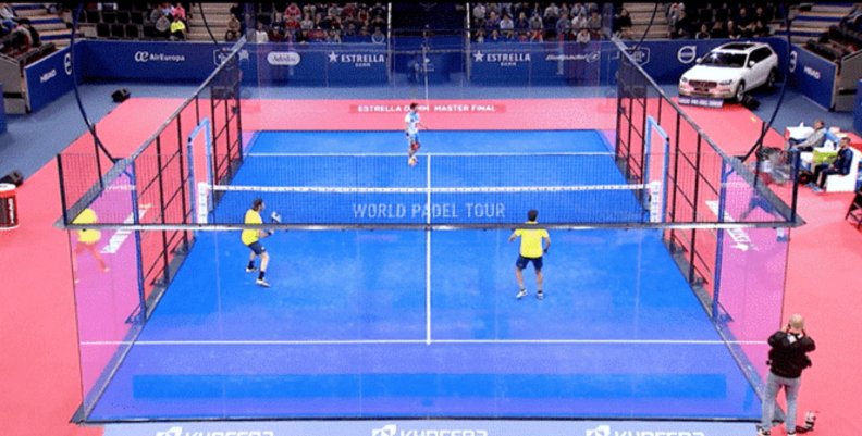Pádel Jugadores de Pádel en una cancha e Bogotá