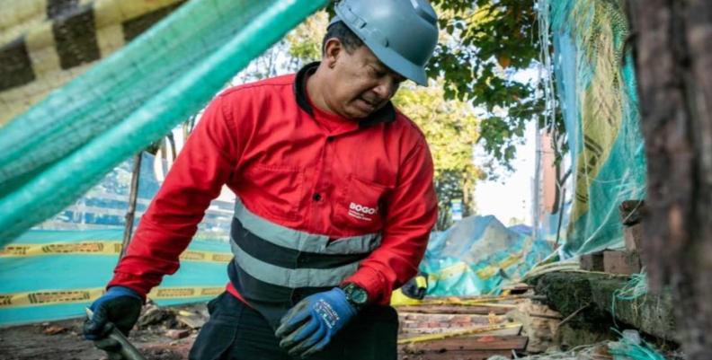 Imagen: Alcaldía de Bogotá Trabajador del Distrito en una de las obras ejerciendo sus labores