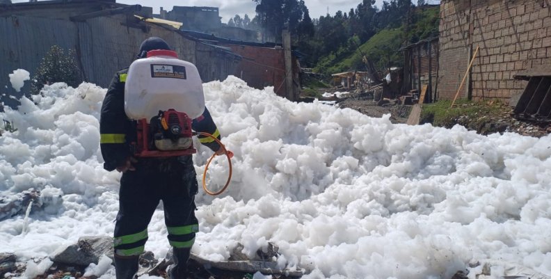 Espuma tóxica Espuma tóxica
