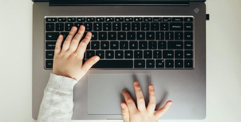 El reto de cuidar a niños, niñas y adolescentes en la era digital