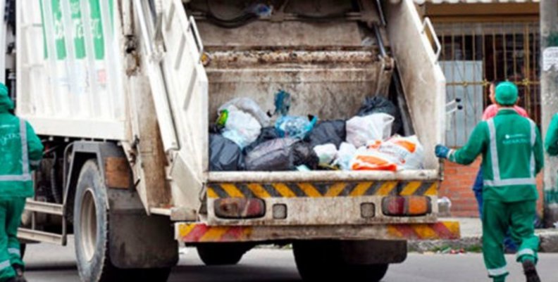 Gestión de basuras en Bogotá Camión de basura