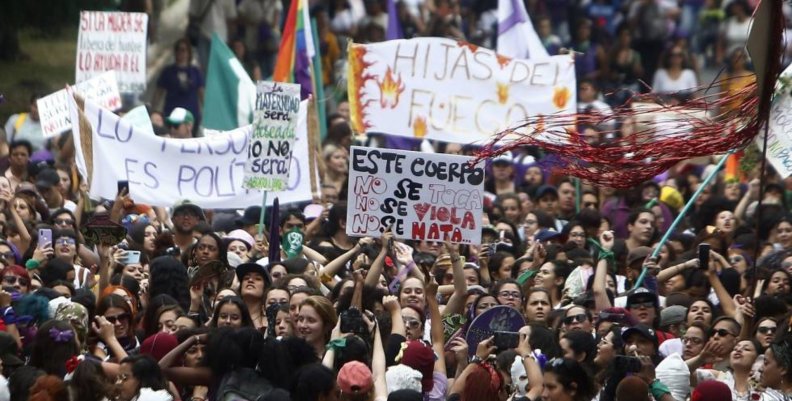 Mujeres en una marcha feminista