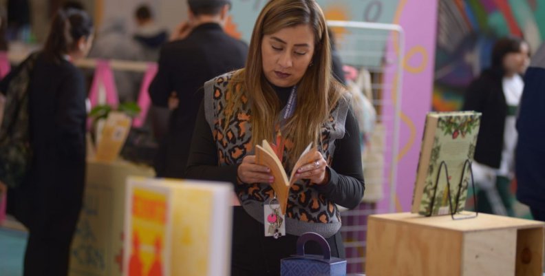 ¡Capital lleva la FILBO a tu casa! Somos el canal oficial de la Feria Internacional del Libro de Bogotá ¡Capital lleva la FILBO a tu casa! Somos el canal oficial de la Feria Internacional del Libro de Bogotá