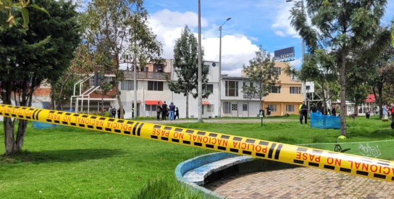 Hombre habría asesinado a su esposa y sus dos hijos en la localidad de Puente Aranda Hombre habría asesinado a su esposa y sus dos hijos en la localidad de Puente Aranda