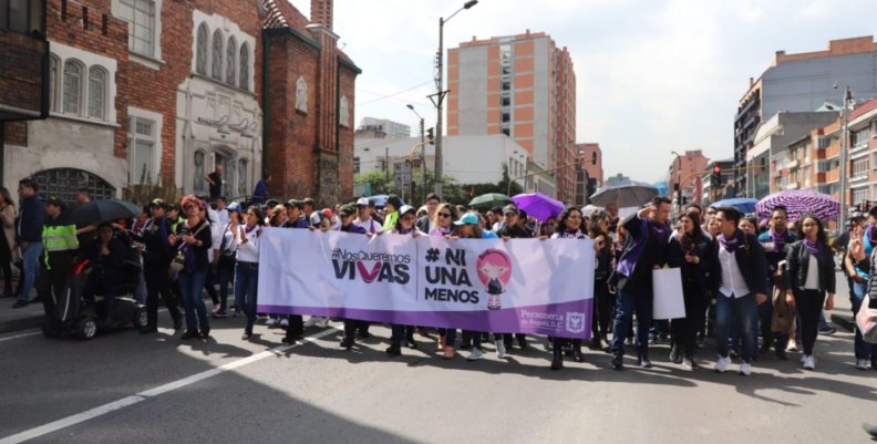 Ni Una Menos Mujeres durante una marcha Ni Una Menos sobre la violencia contra la mujer