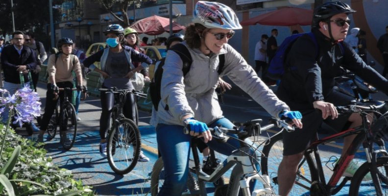 Ciclovía en Bogotá Ciclovía en Bogotá