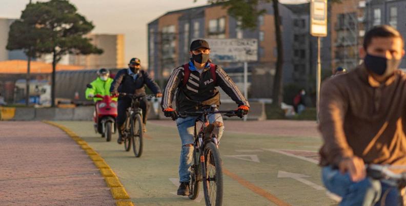 Imagen: Alcaldía de Bogotá Ciclistas movilizándose por una de las ciclorrutas de Bogotá