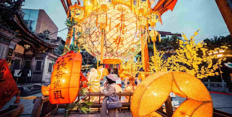 Foto: Alcaldía de Bogotá Carrosa iluminada en celebración al Año Nuevo Chino
