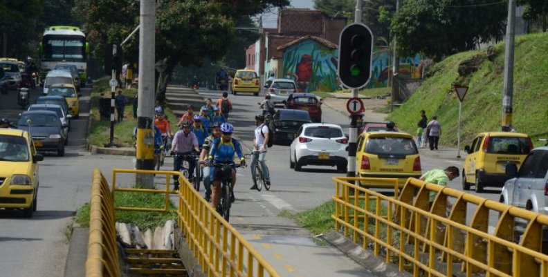 pico-placa-carros-movilidad-bogota-696x461 pico-placa-carros-movilidad-bogota-696x461