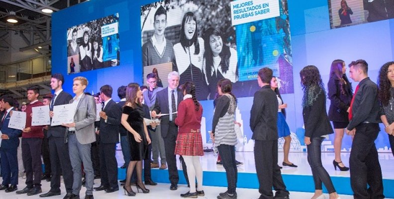premiacion_los_mejores_de_educacion_2017_texto premiacion_los_mejores_de_educacion_2017_texto