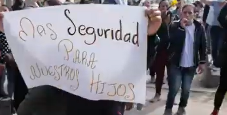 Protesta padres de familia Protesta padres de familia