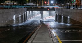 Un puente vehicular subterráneo  