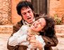 Mujer forcejeando con un hombre