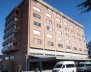 Fachada de un edificio de ladrillos