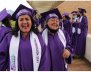 Mujeres de la Manzanas del Cuidado graduándose 