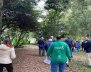 Funcionarios del Distrito caminando por zonas ambientales de la capital