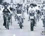 Grupo de amigos en bicicleta en la ciclovía Cortesía de Bogotá Antigua