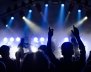 Imagen de personas asistiendo a un concierto