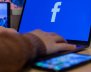 Imagen del logo de Facebook en una pantalla de computador. Foto: Pexels