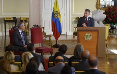 170816_03_PosesionRodrigoRivera_1800