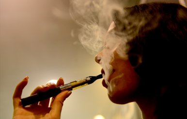Medidas contra empresas de cigarrillos electrónicos