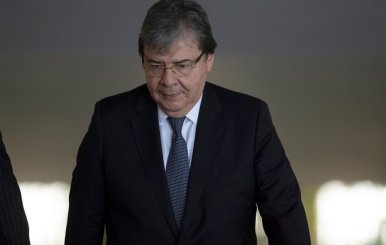 Ministro de Defensa, Carlos Holmes Trujillo