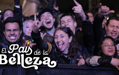 Personas disfrutando en una edición de Rock al Parque