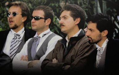 Hombres con traje 