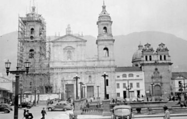 Plaza de Bolívar, fotografía antigua
