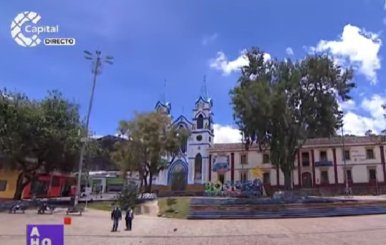 Vista panorámica de la plaza principal de la localidad de Suba