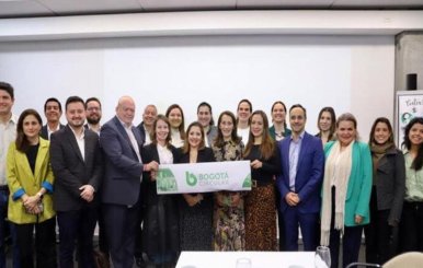Participantes del encuentro 'Bogotá es circular' en la Cámara de Comercio de Bogotá