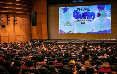 Personas reunidas en el Teatro Jorge Eliécer Gaitán